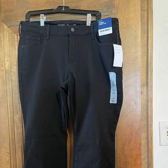 BNWT Old Navy 14 SHORT / Midrise Kicker Boot Cut Jean. Black women's Jeans - Picture 3 of 13